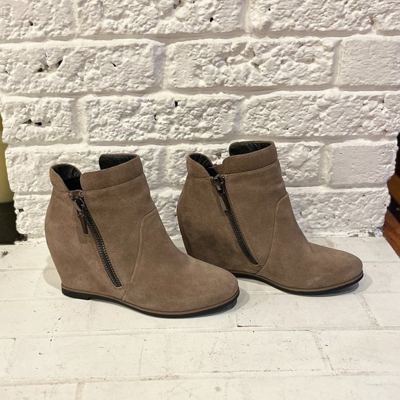 Kenneth Cole 'Vivian' Wedge Bootie, Size 6.5 Tan - Picture 6 of 14